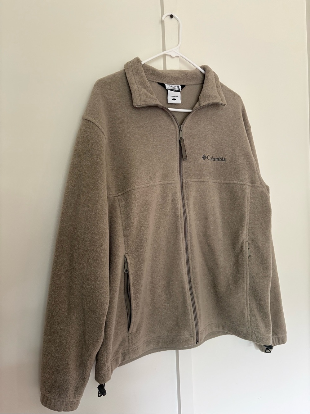 Columbia Men's Taupe Lightweight Fleece Jacket
